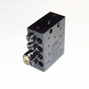 Lincoln Industrial 619-26646-2 Quicklube SSV Divider Valve 8 Outlets with Indicator Pin